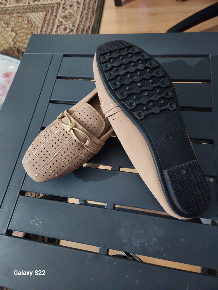 summer slip-on,never been use image indicator(2)