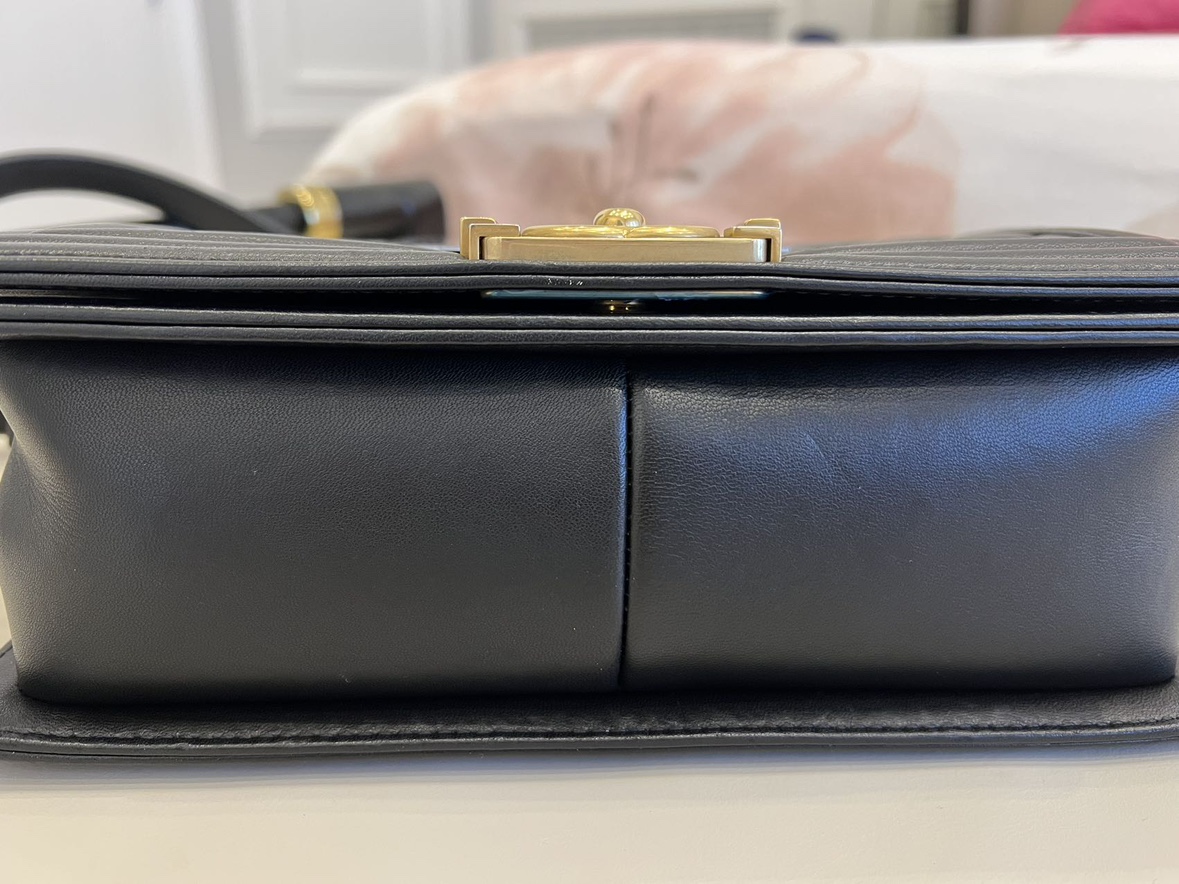 100% Authentic CHANEL Leboy medium image indicator(4)