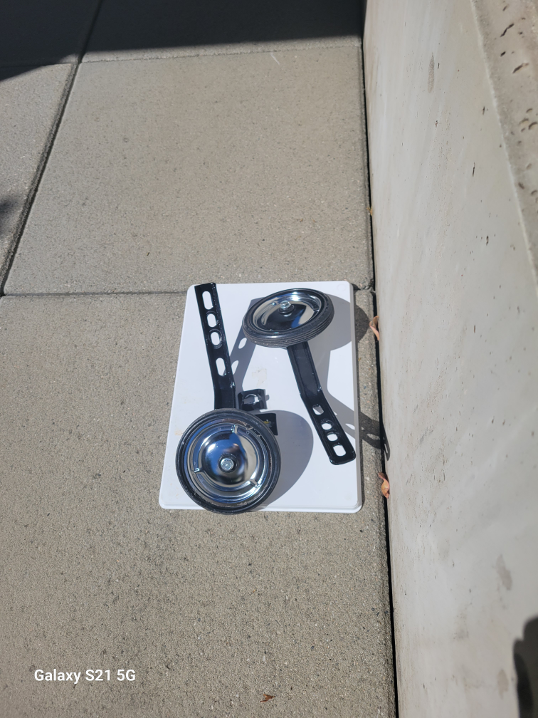 training wheels for kid bike - photo 2