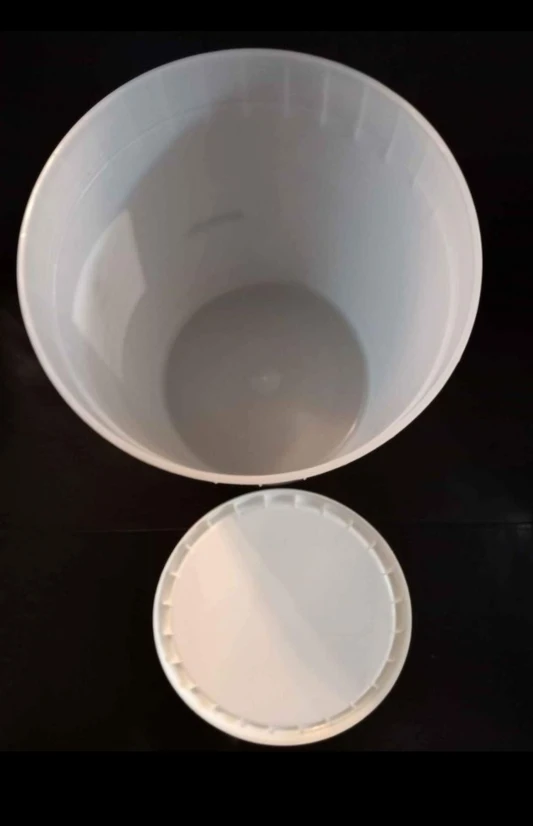 3 Gallons Food Grade Buckets/Pails with Lids- Pls read details image indicator(2)