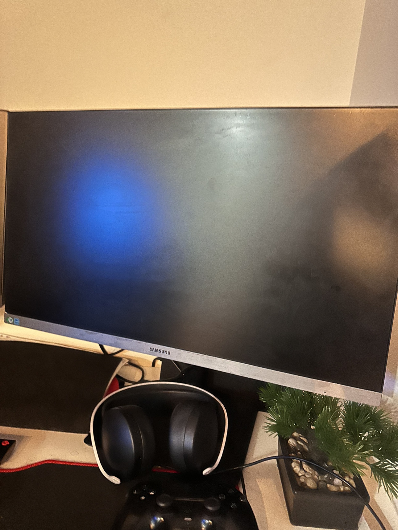 Samsung 24’ monitor - MOVING OUT SALE - photo 2