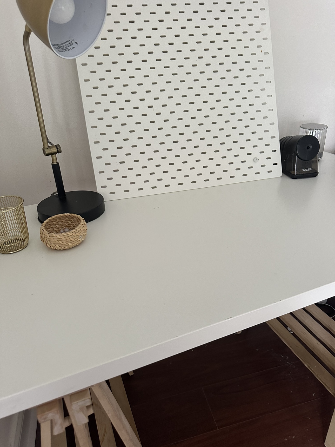 White IKEA desk - photo 2