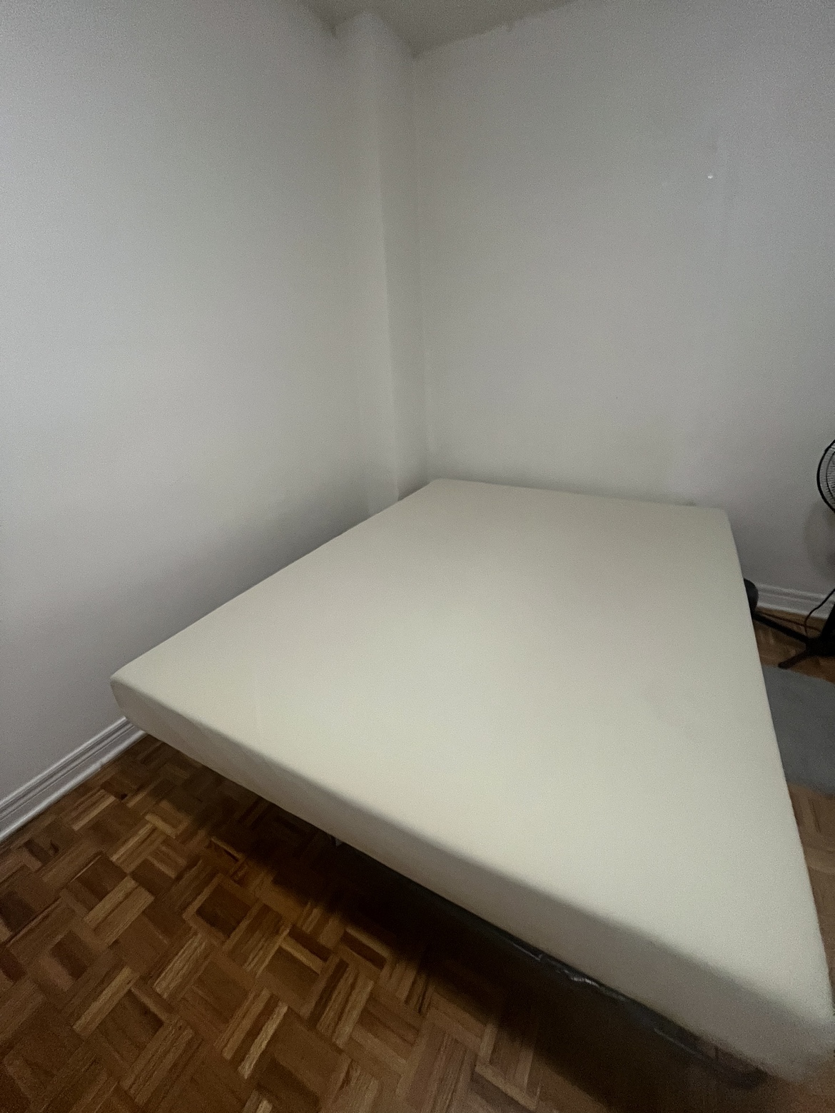 Zinus Metal Platform Bed Frame and  6 Inch Memory Foam Mattres - photo 4