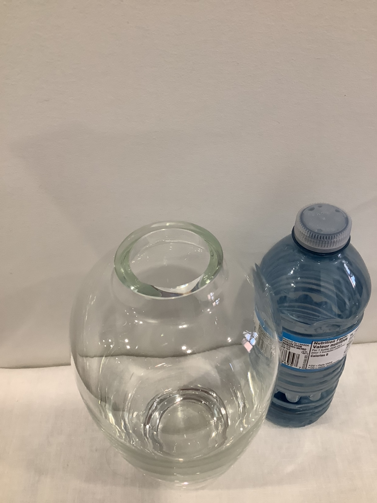 ❤️ Clear Crystal Vases, $10 each or take both $15 image indicator(3)