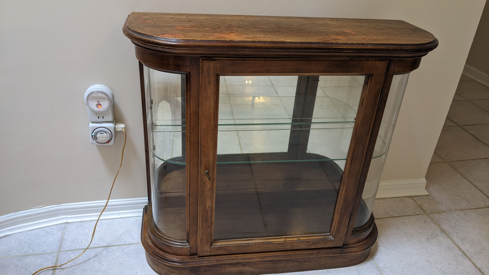 MOVING - Lighted Display Case & Mirror image indicator(6)