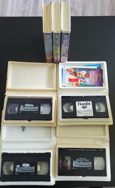 Complete Black Diamond Disney Classics set image indicator(5)