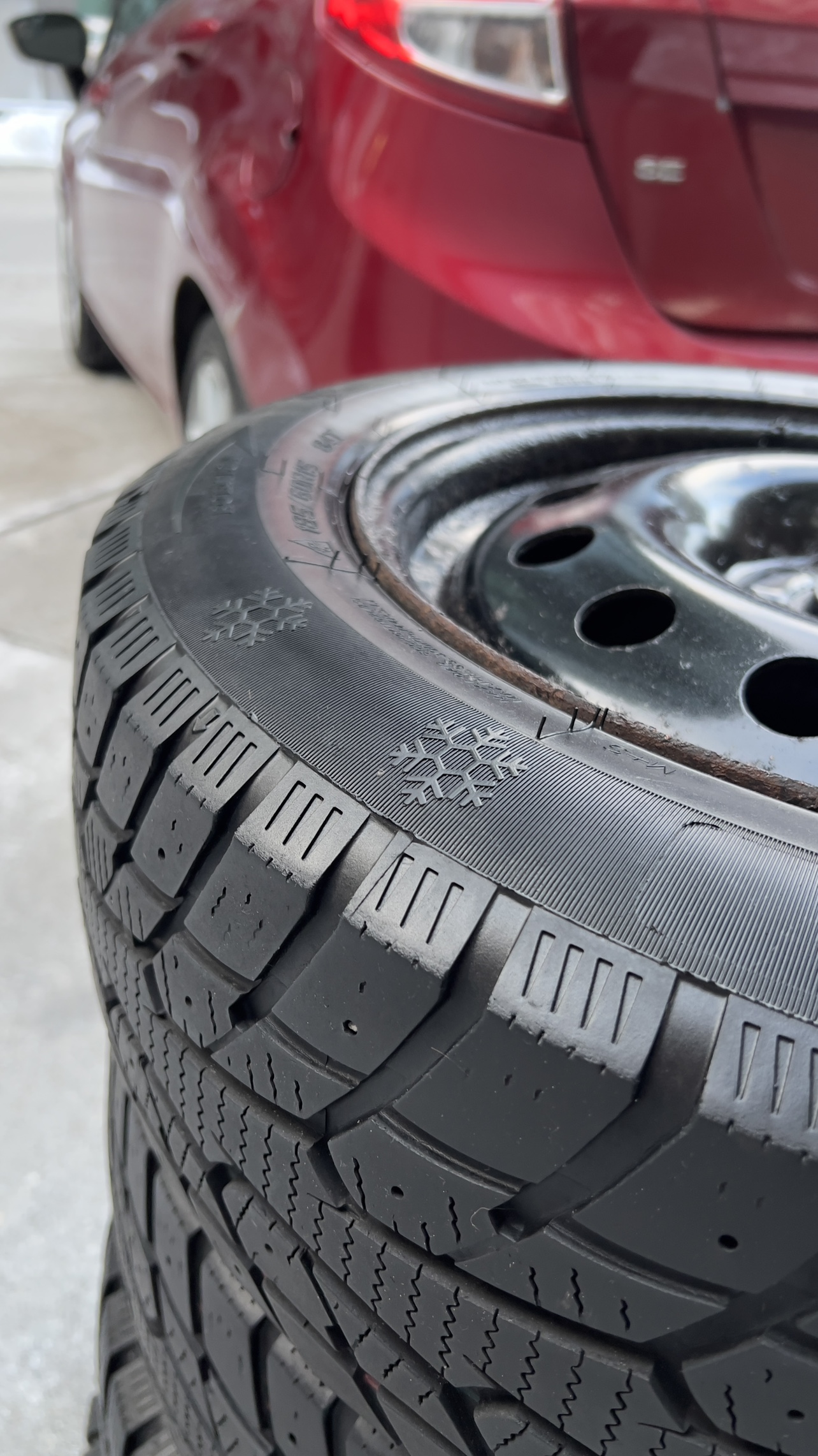 Winter tires for sale 185/60R15 84T