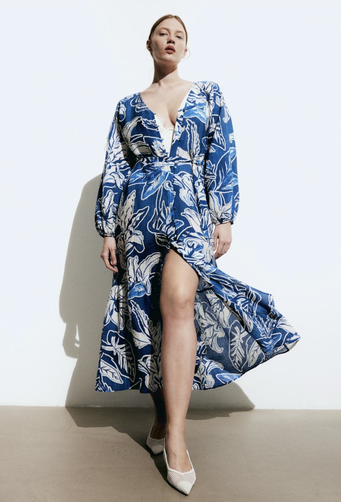 H&M tie-belt crepe dress image indicator(3)