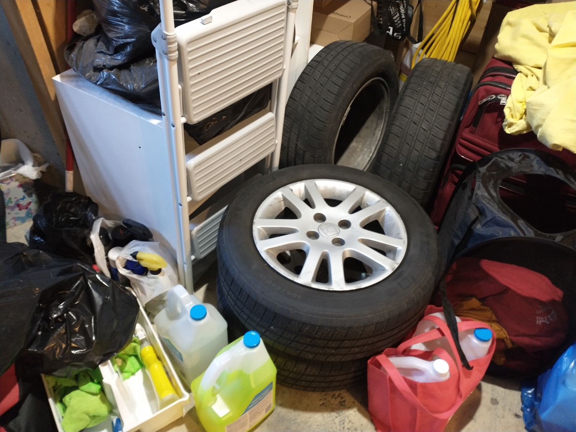 Set of 4 All Season Michelin Tires - photo 2