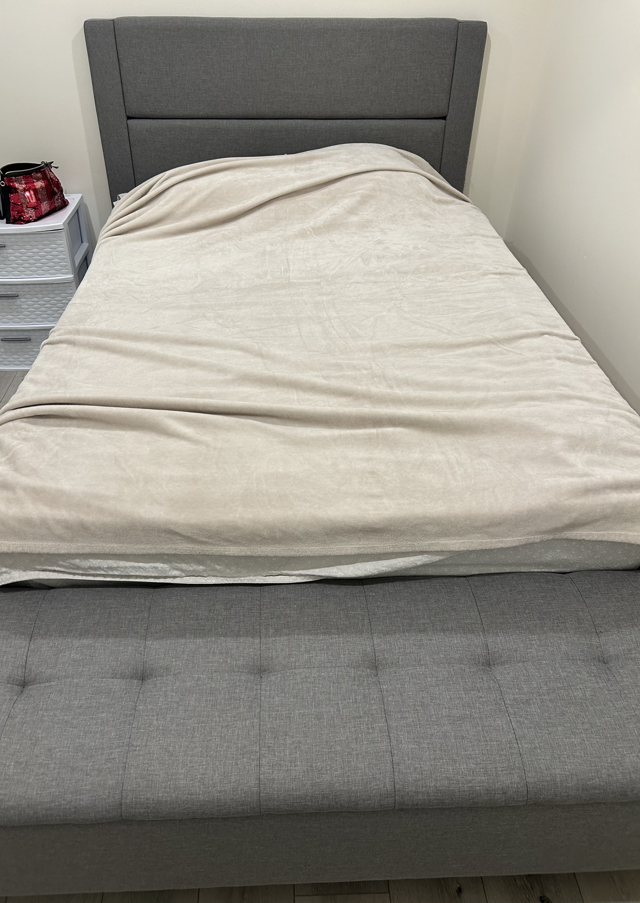 Bed frame (Queen or Full) with mattress and box spring - photo 3