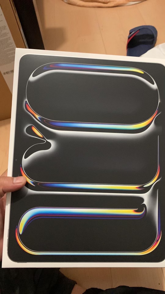 Apple iPad Pro 13-inch (M4): 256 GB, Space Black thumbnail