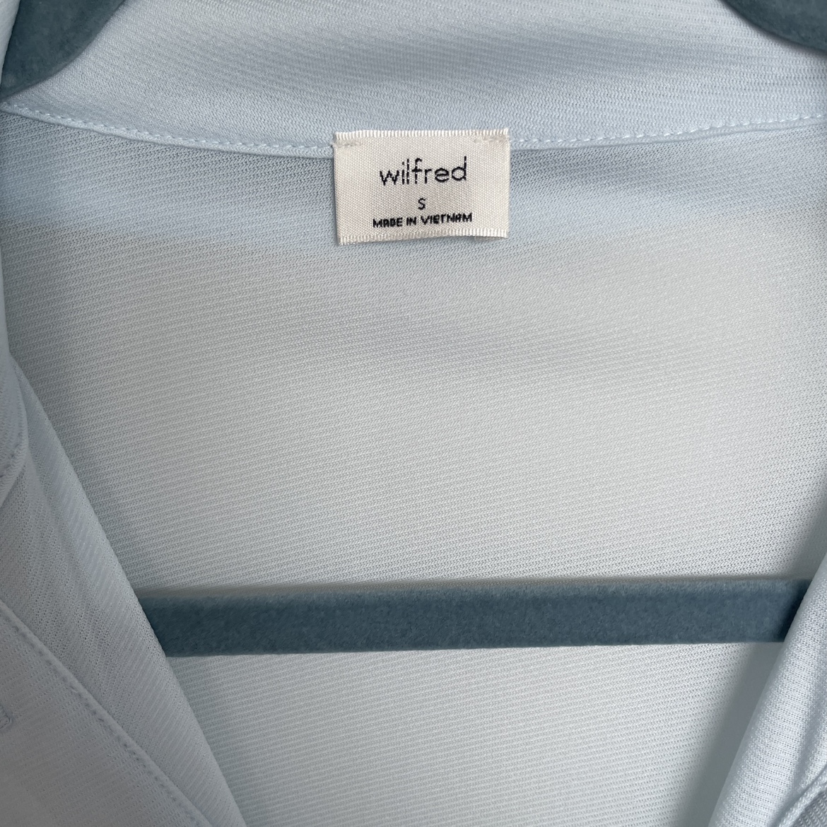 𝙉𝙀𝙒✨Aritzia Wilfred Pose Waist longsleeve image indicator(4)