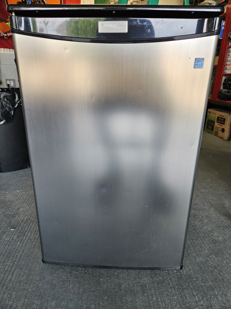 mini fridge  - danby
