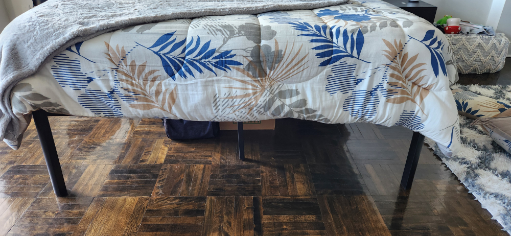 Queen bed frame - photo 3