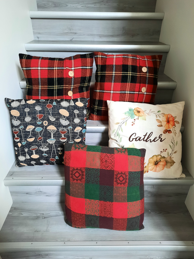 Throw pillows_$10/all thumbnail
