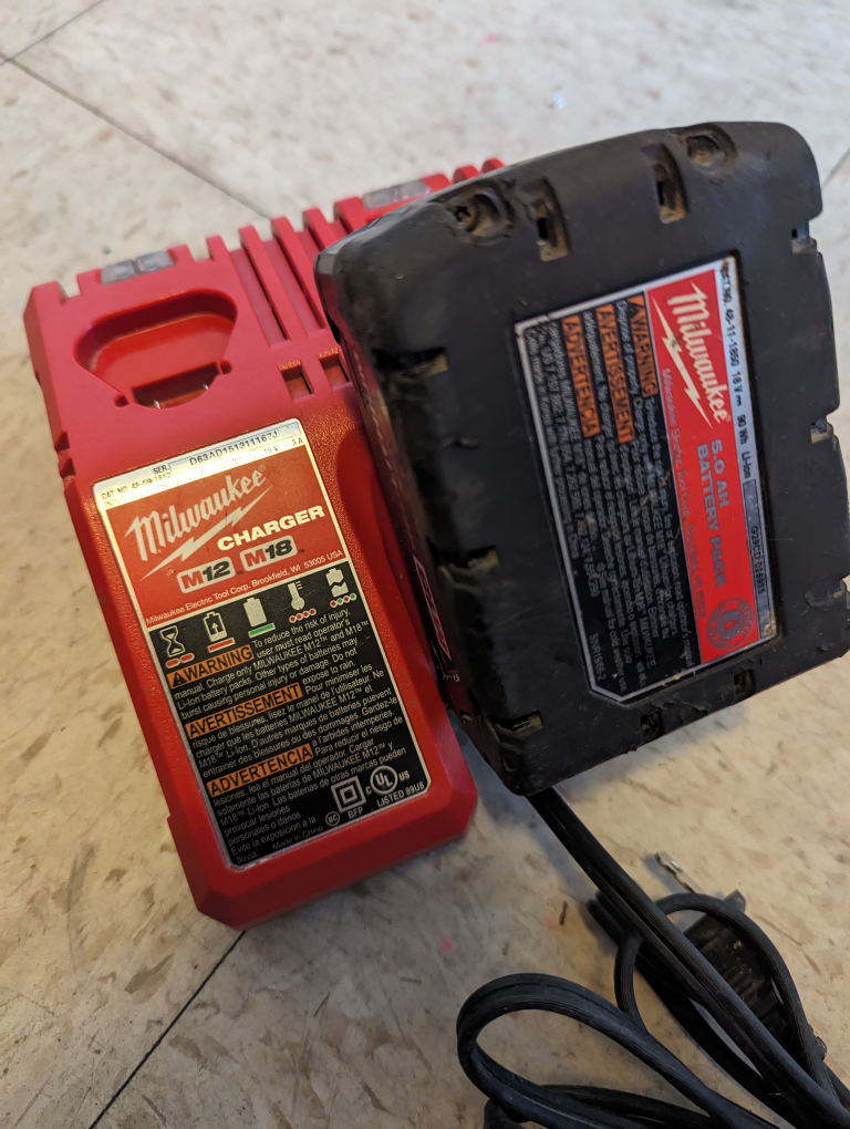 Milwaukee M18 Lithium Ion Battery & Charger Station