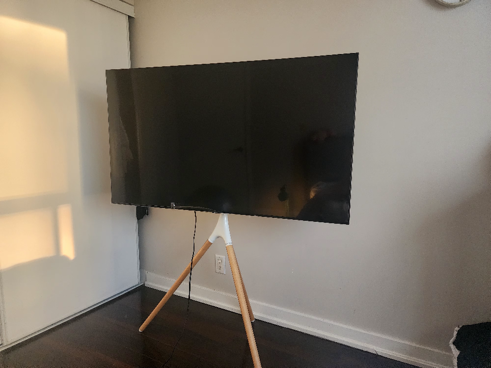 samsung 4kTV and moden TV stand