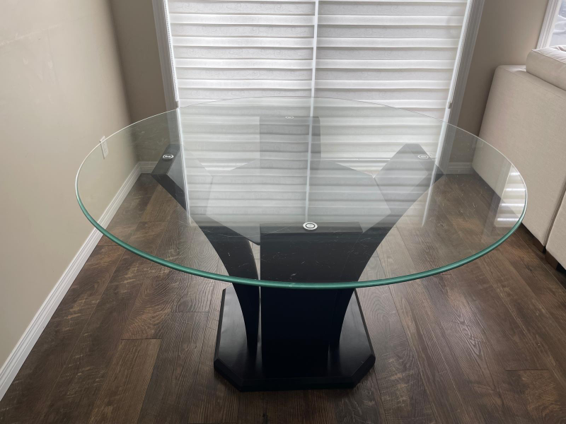 60 inch Dining Table and chairs - photo 4
