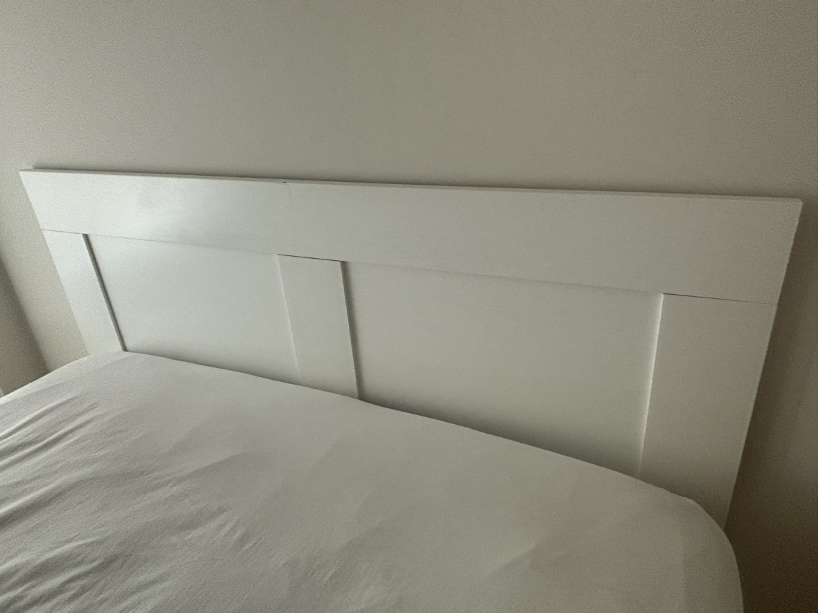 White queen bed frame - photo 3