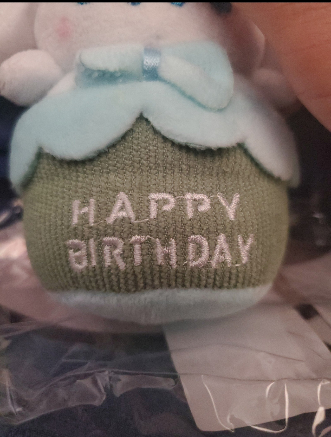 Sanrio Cinnamoroll cupcake plush keychain image indicator(2)