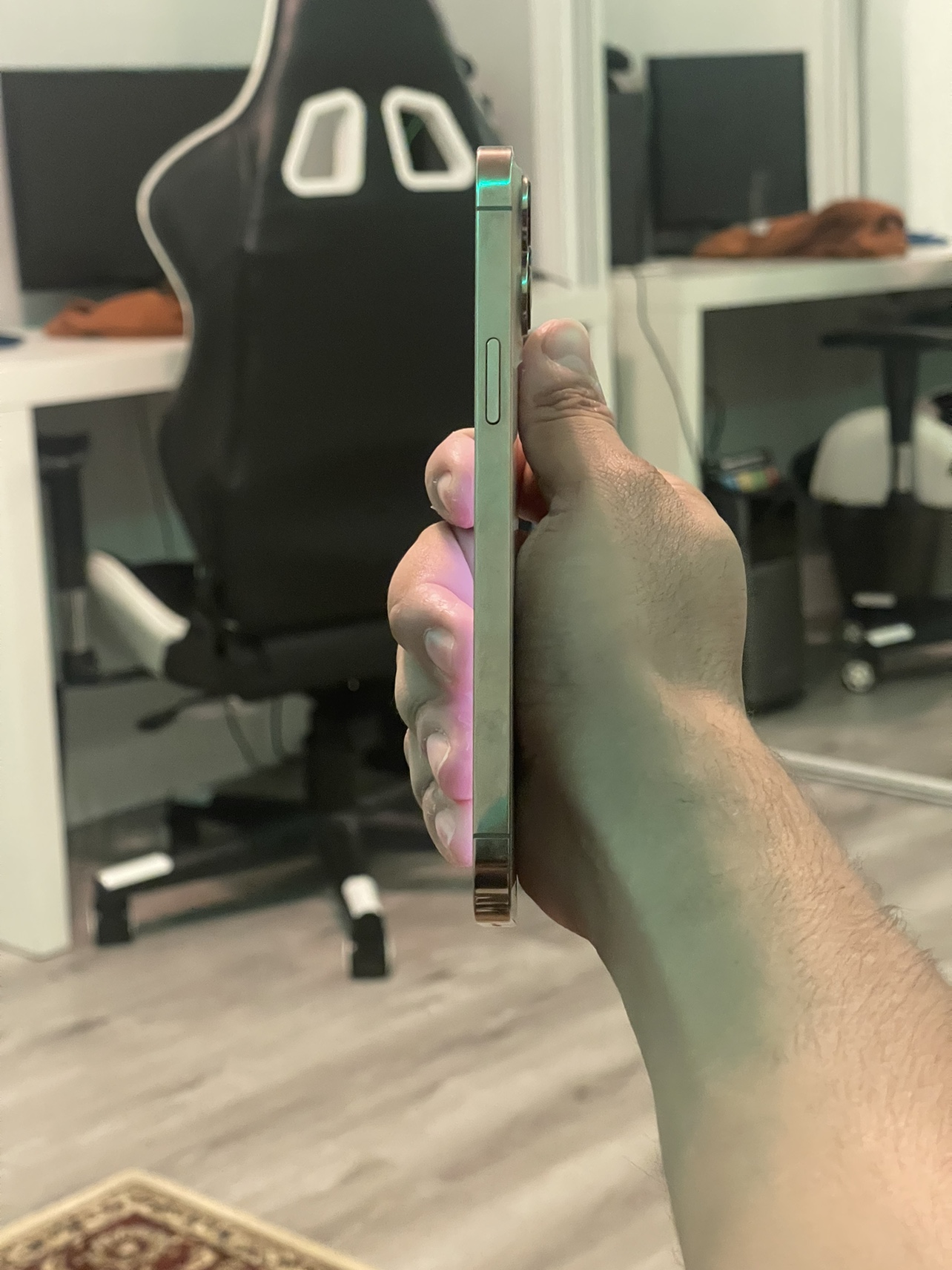 iPhone 13 Pro Max - photo 4
