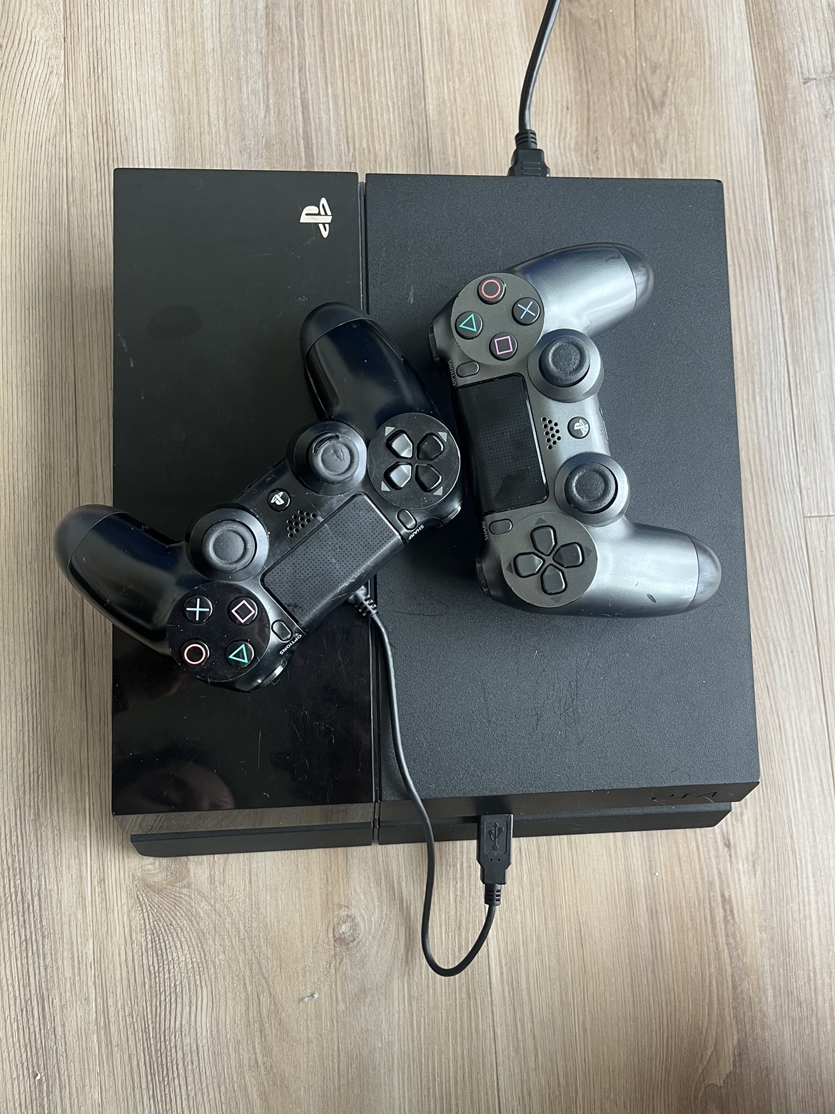 PS 4 with 2 controllers and wires