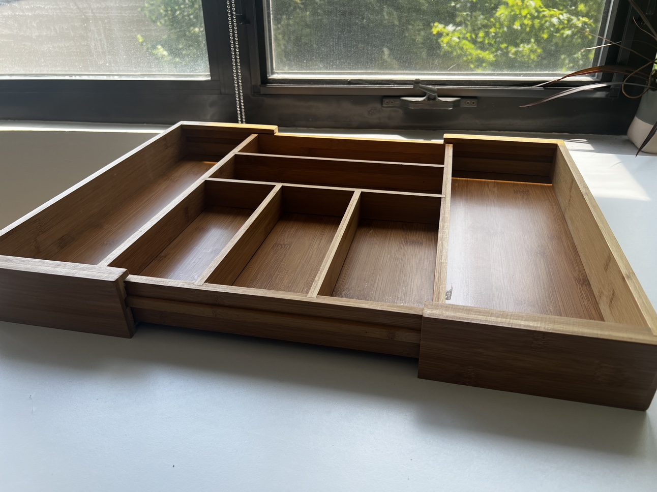 Expanding utensil organizer - photo 3