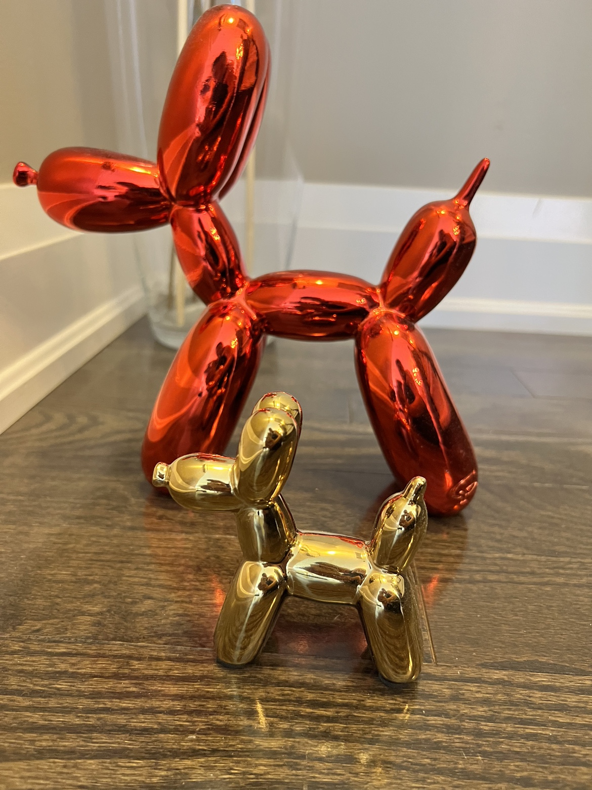 Ballon dog figurines