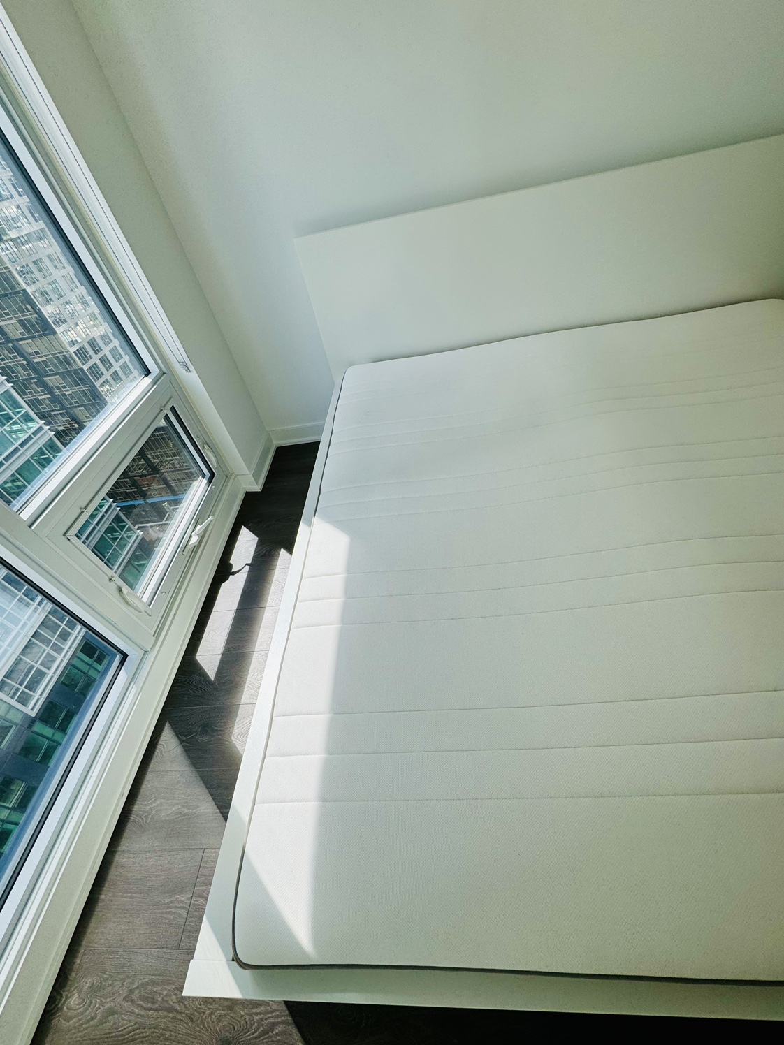 MALM King size high bed frame+4 storage boxes+mattress image indicator(2)