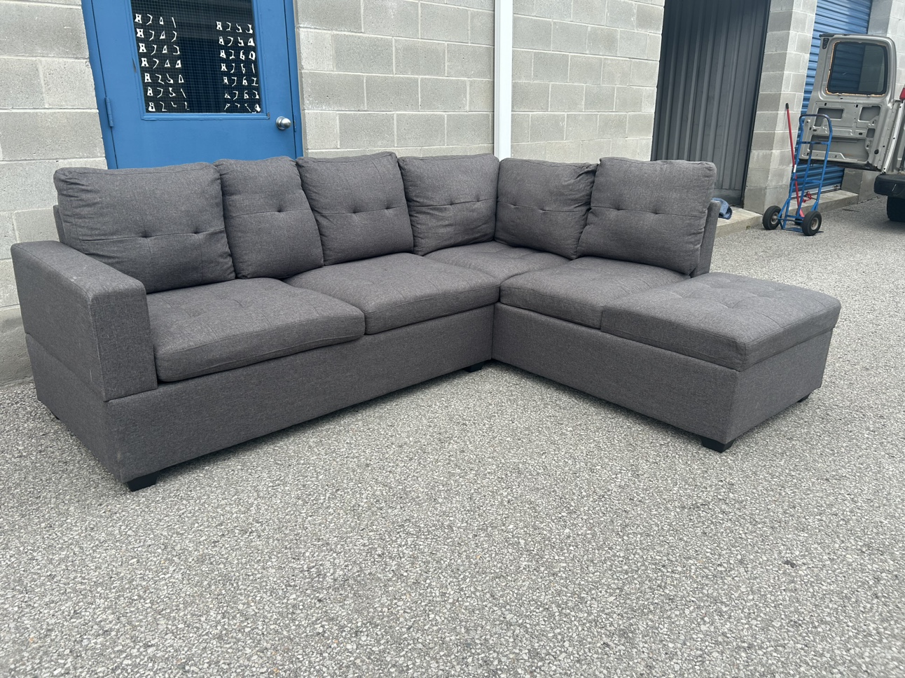 FREE DELIVERY• GREY SECTIONAL COUCH / SOFA w/ STORAGE+CUPHOLDERS - photo 4