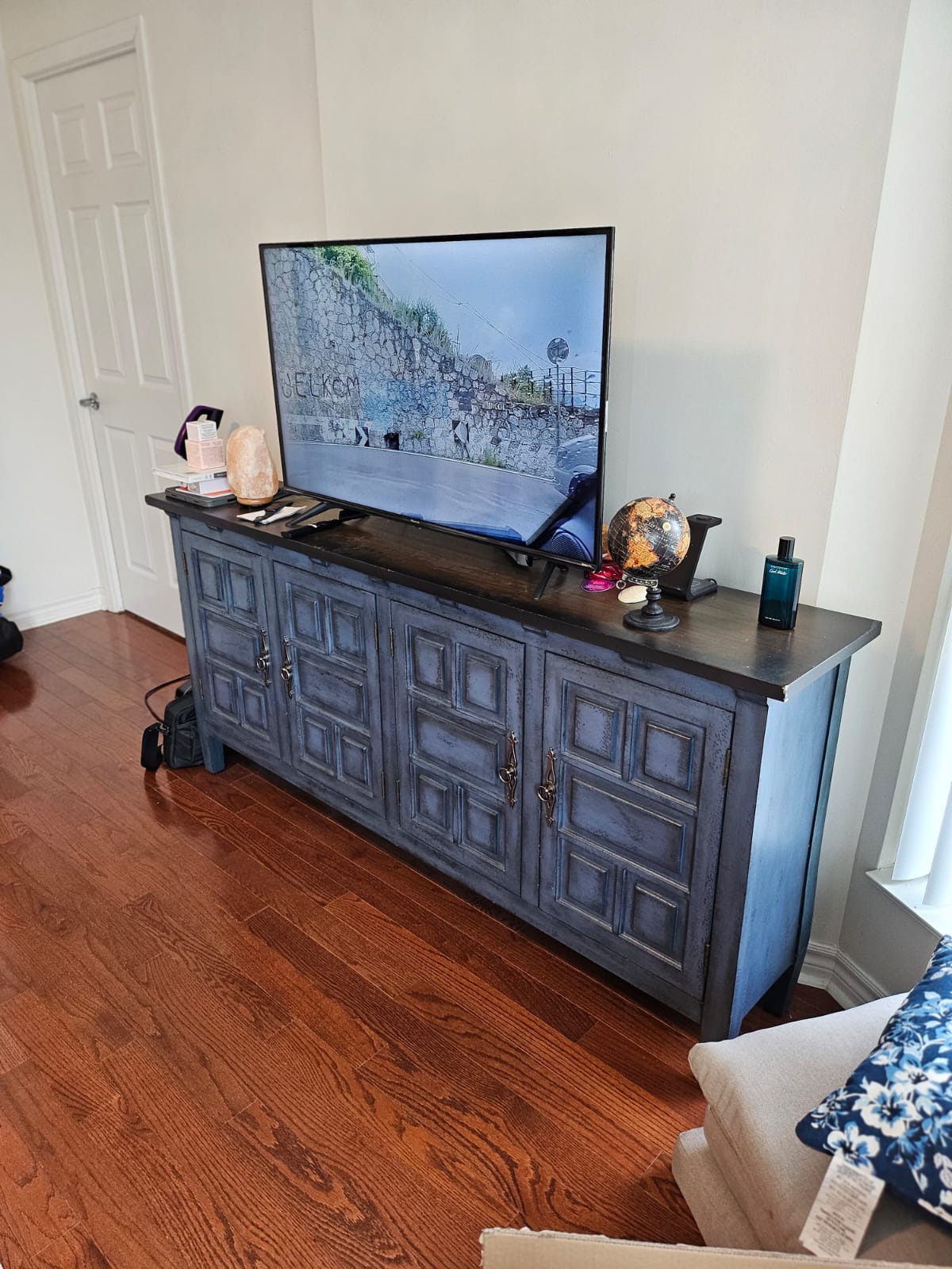 Living room cabinet - photo 2