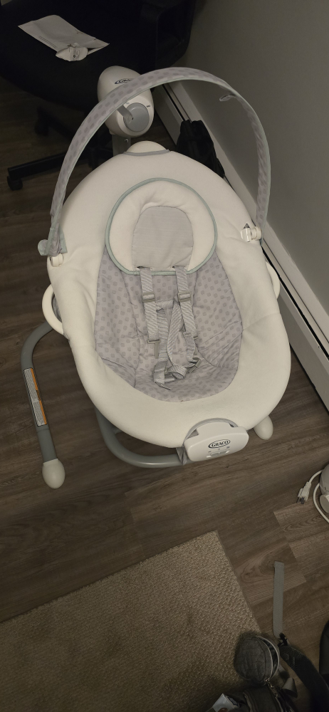 Graco rocker and swing set - photo 2
