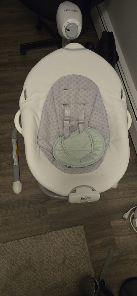 Graco rocker and swing set - photo 3