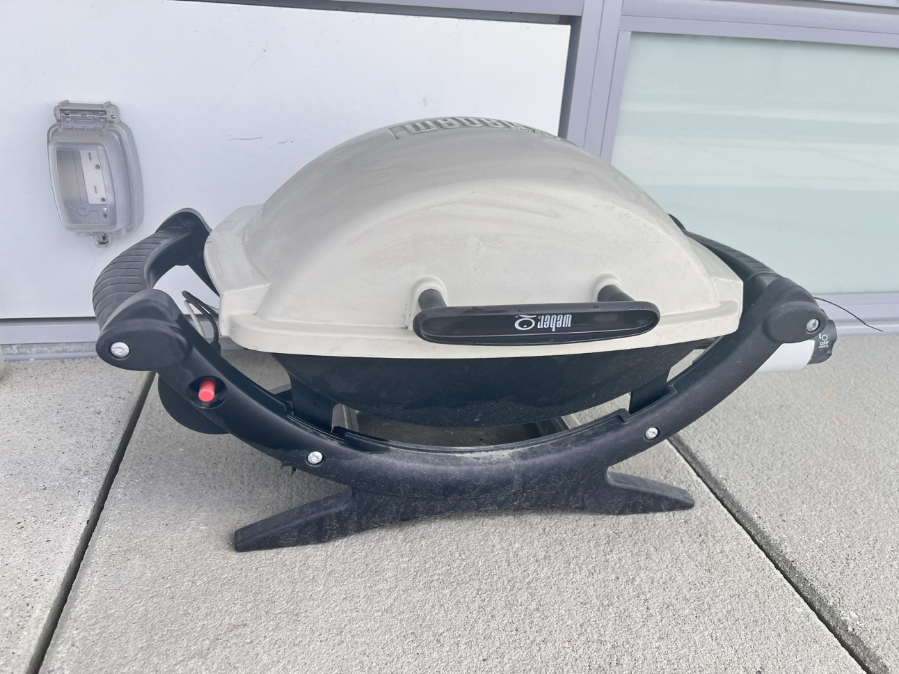 Weber Q100 Grill good condition - photo 2