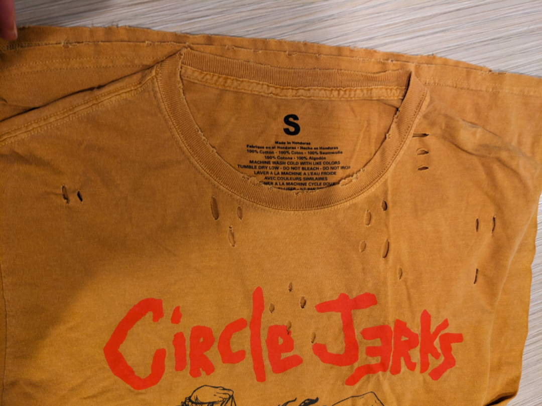 Distressed Circle jerks printed tshirts 🧡 image indicator(3)