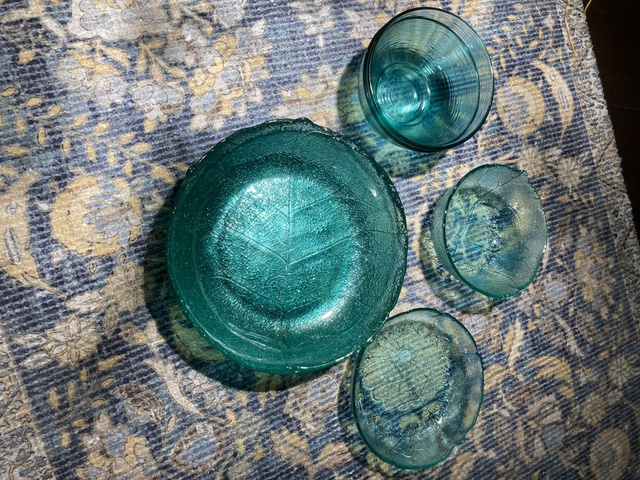 #freecycle Teal assortment of dishes image indicator(4)