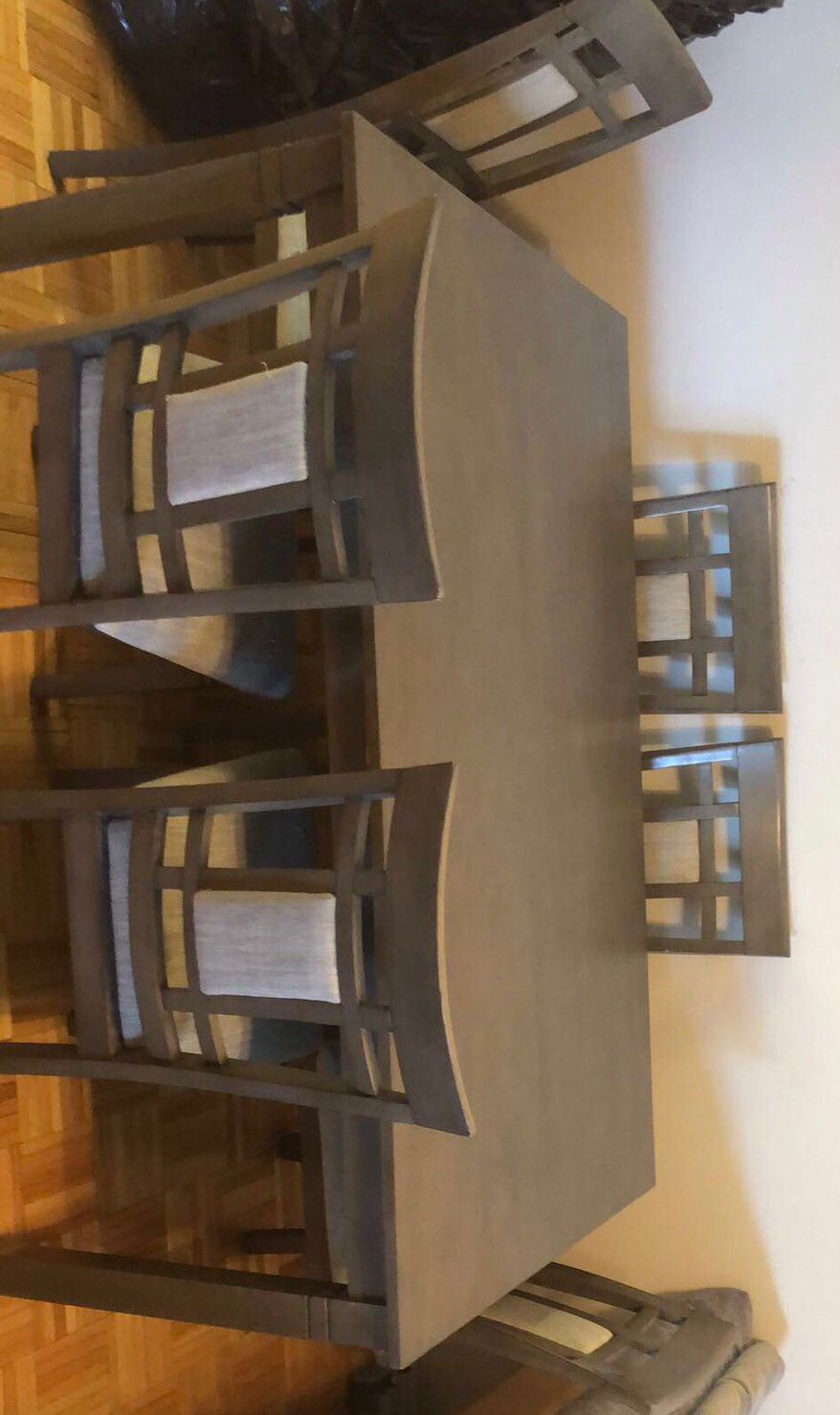 Dining table with 6 chairs image indicator(3)