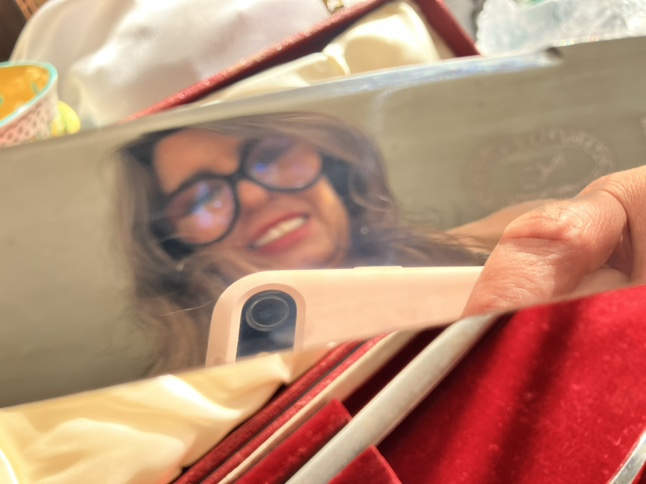 Who Gets To Carve? Art & Collectables with function image indicator(4)