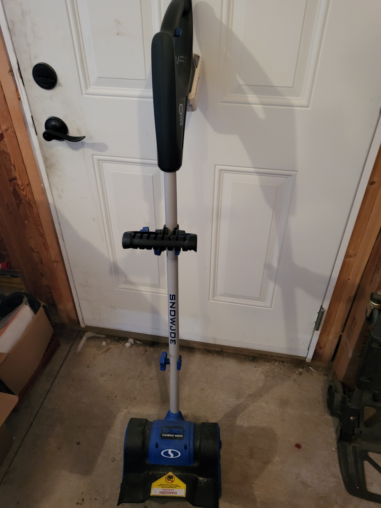 Snow Joe 24V-SS10-CT 10-inch 24V iON+ Cordless Electric Snow Sho - photo 2