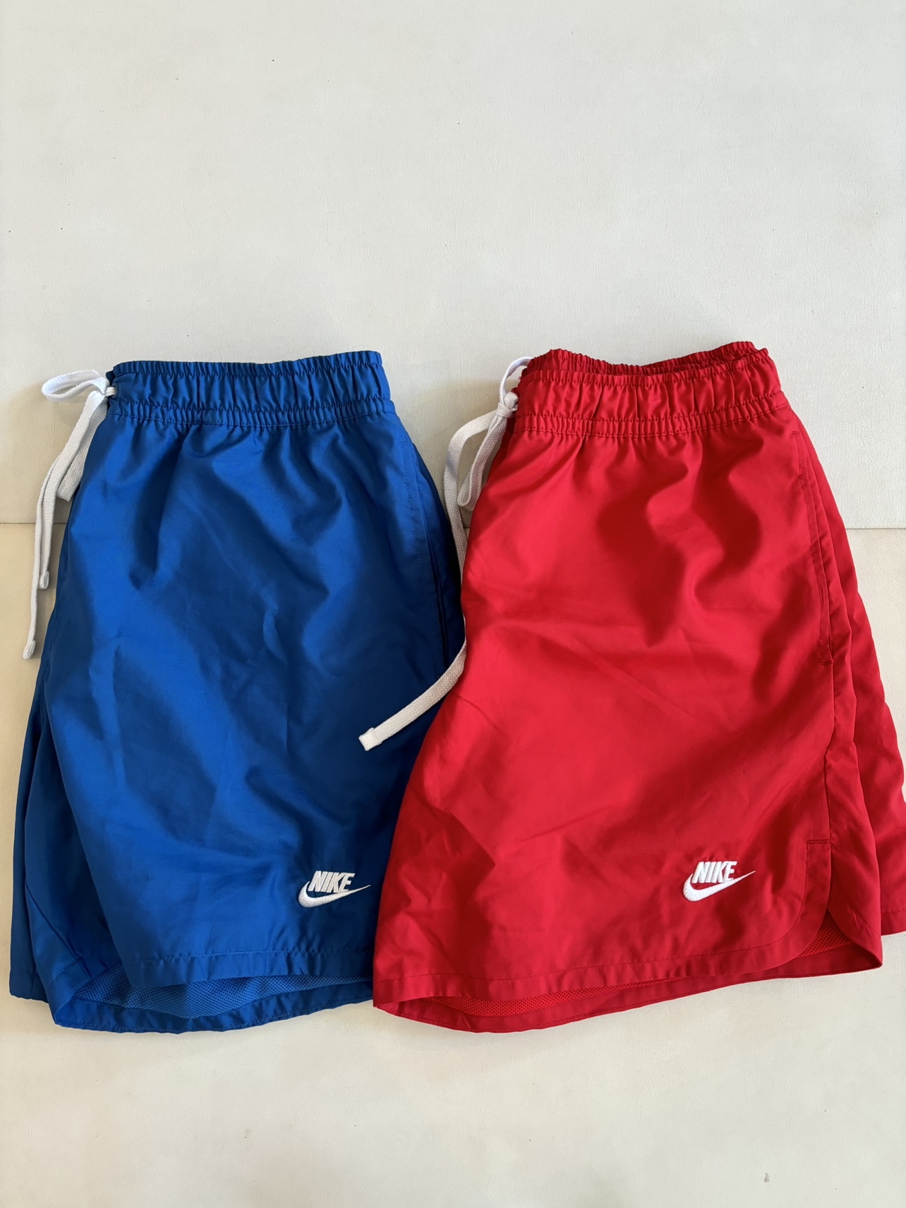 Like New - Nike Mens Nylon Woven Shorts Size L thumbnail
