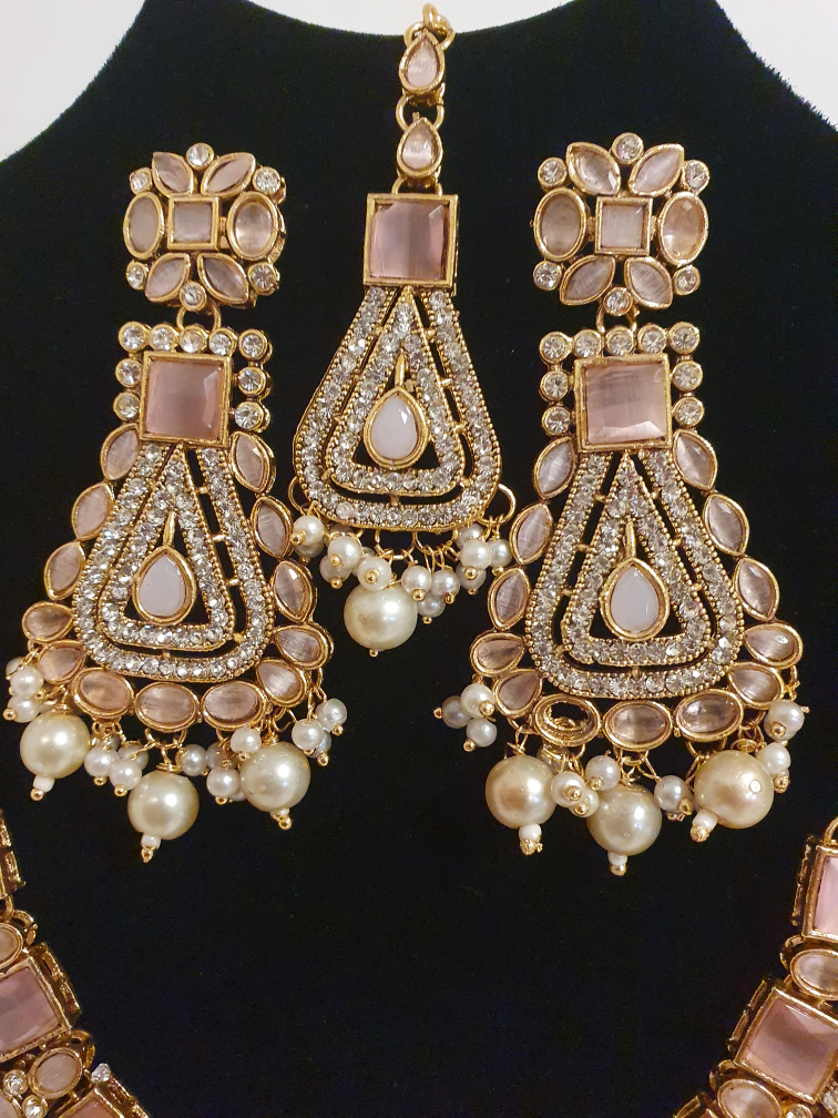 Bridal Jwellary Set image indicator(3)