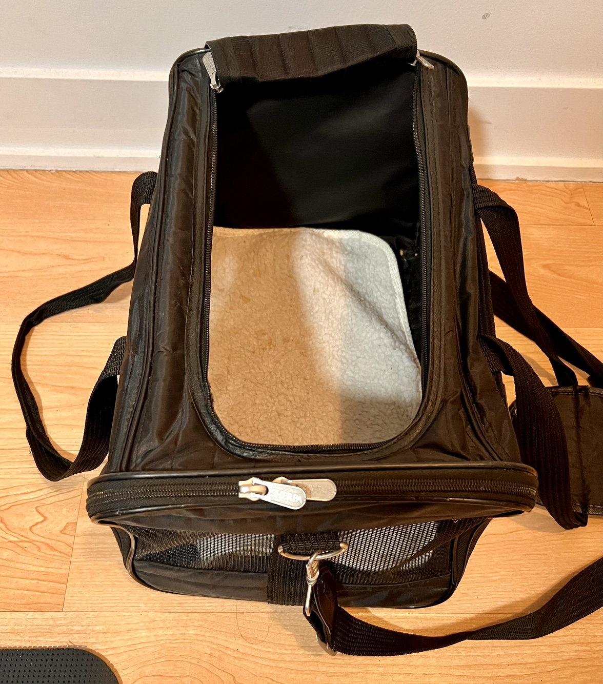 Puppy/small dog/cat carrier - photo 2