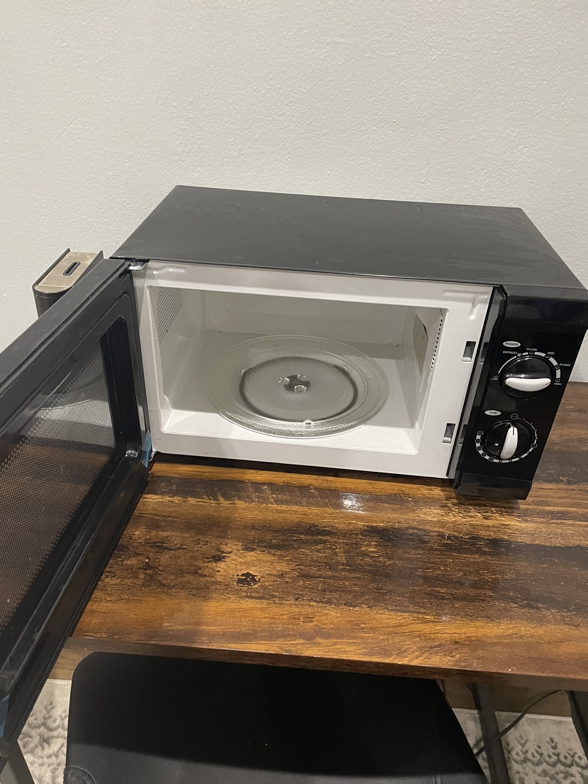 Microwave Oven - photo 4