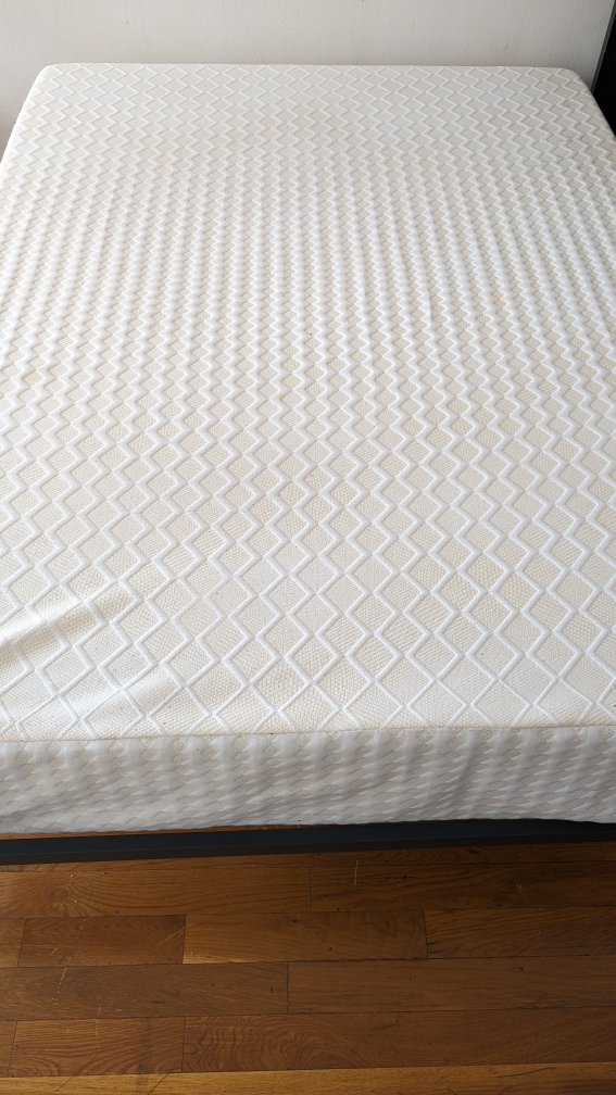 Queen memory foam mattress - photo 2