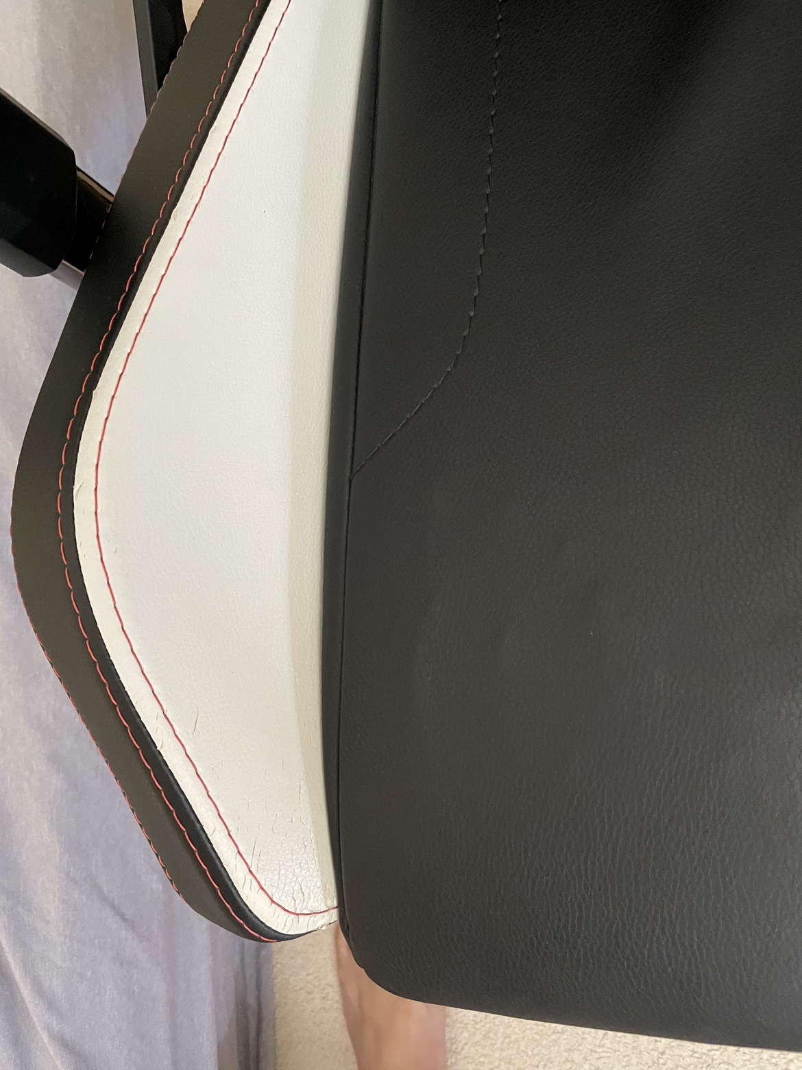 Secret lab gaming chair (omega 2020) - photo 4