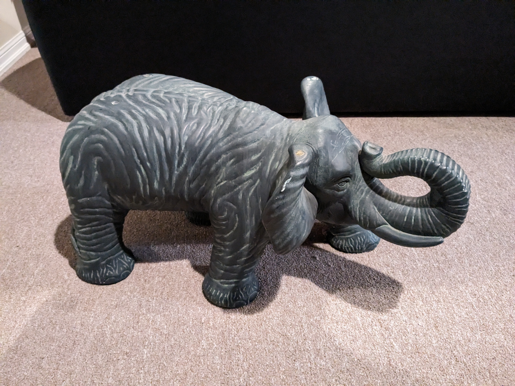 Elephant sculpture table image indicator(2)