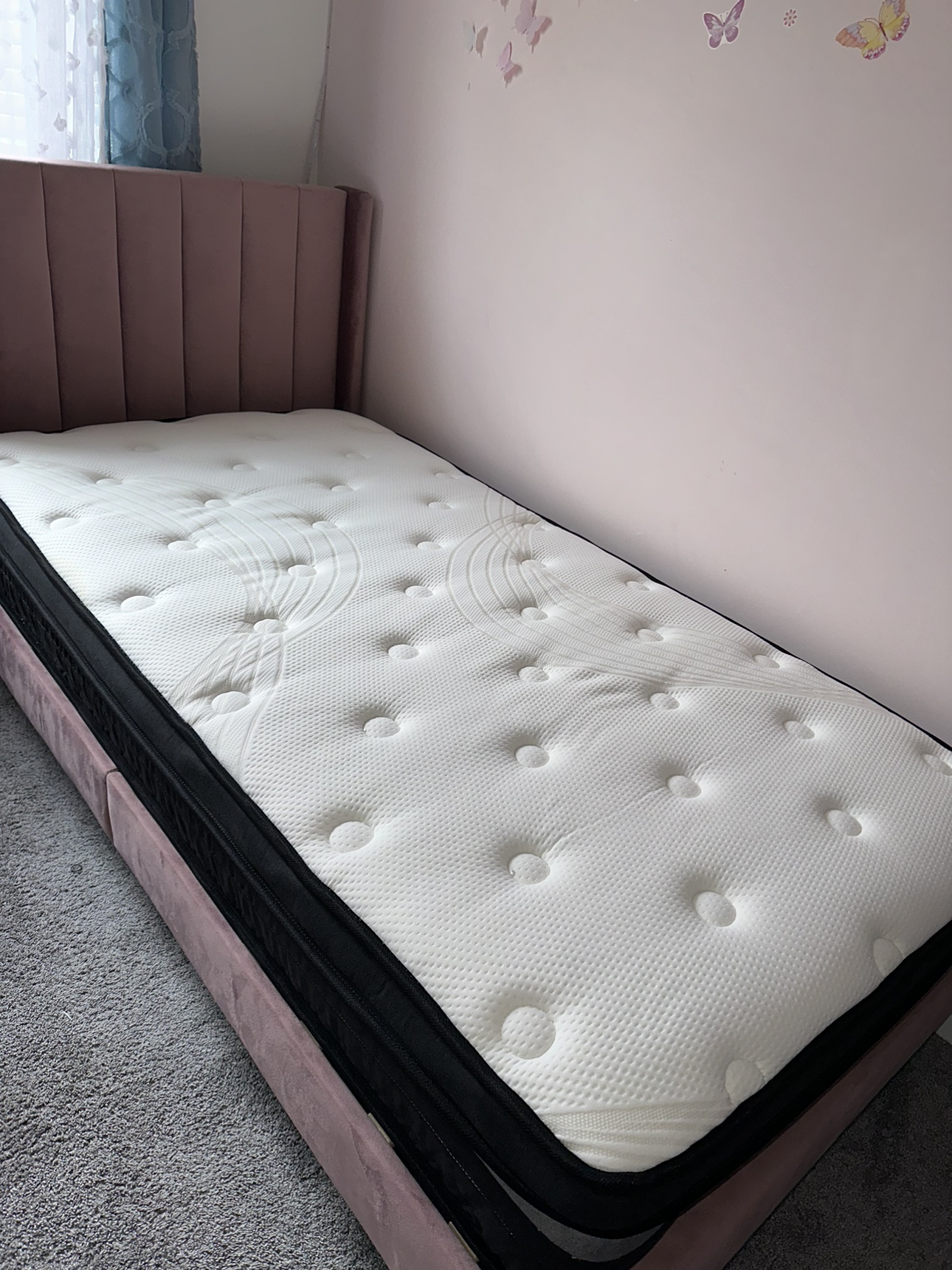 Twin size bed with end table - photo 3