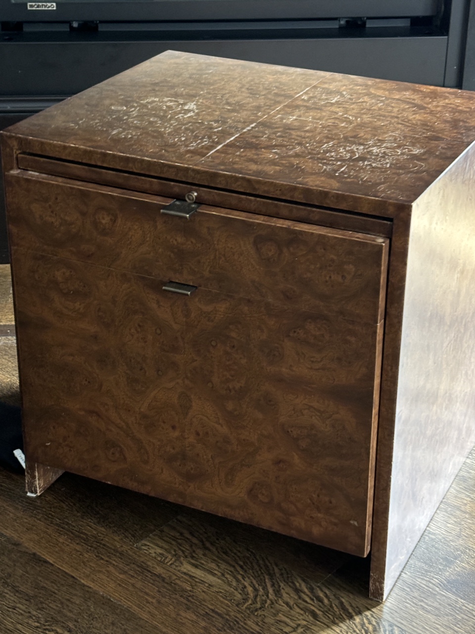 Burled wood matching night tables