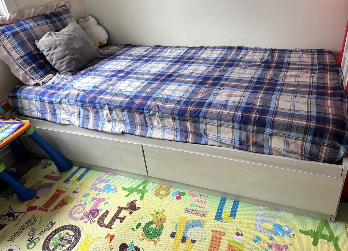 Twin bed frame with drawers - photo 3