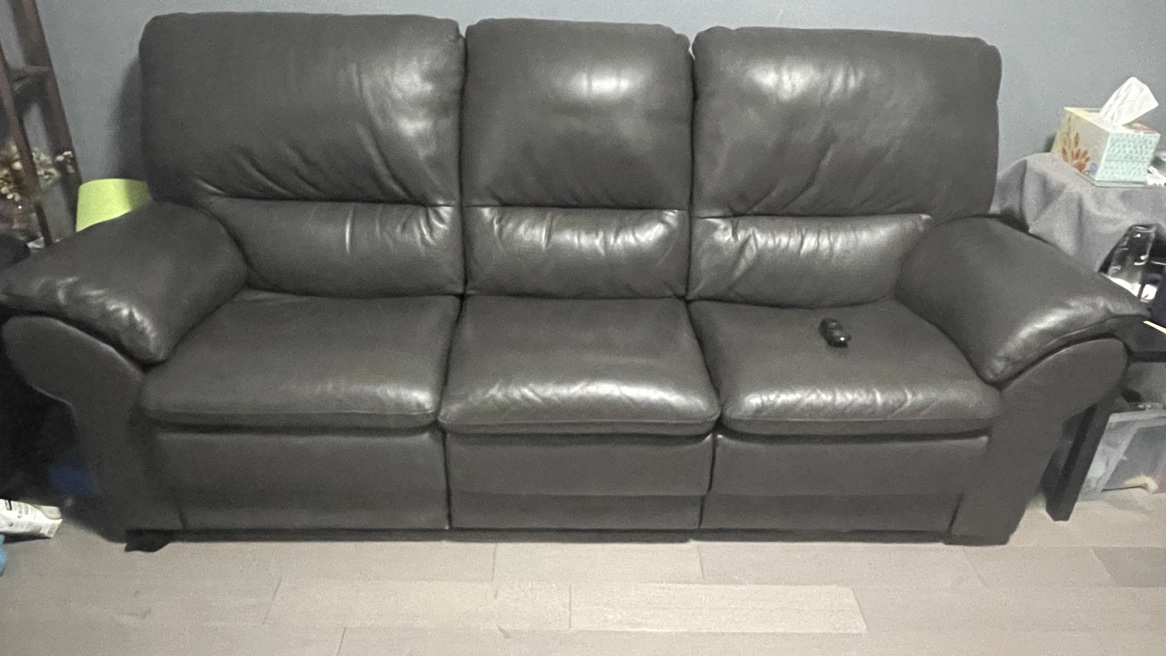 Leather recliner sofa